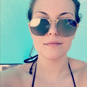 Meet your Posher, Emma-lee